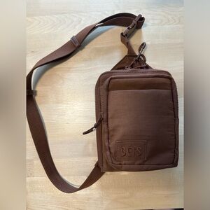 Beis - The Sport Sling in maple